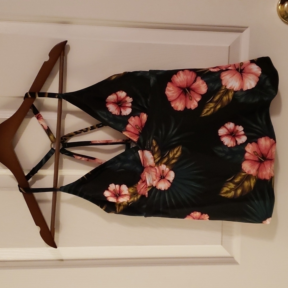 Kona Sol Ring Strappy Back Tankini Top NWT